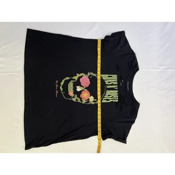 Guns N Roses Women’s Logo Graphic T-shirt Size 2 Cuts Black Music Band T Shirt - Picture 5 of 7